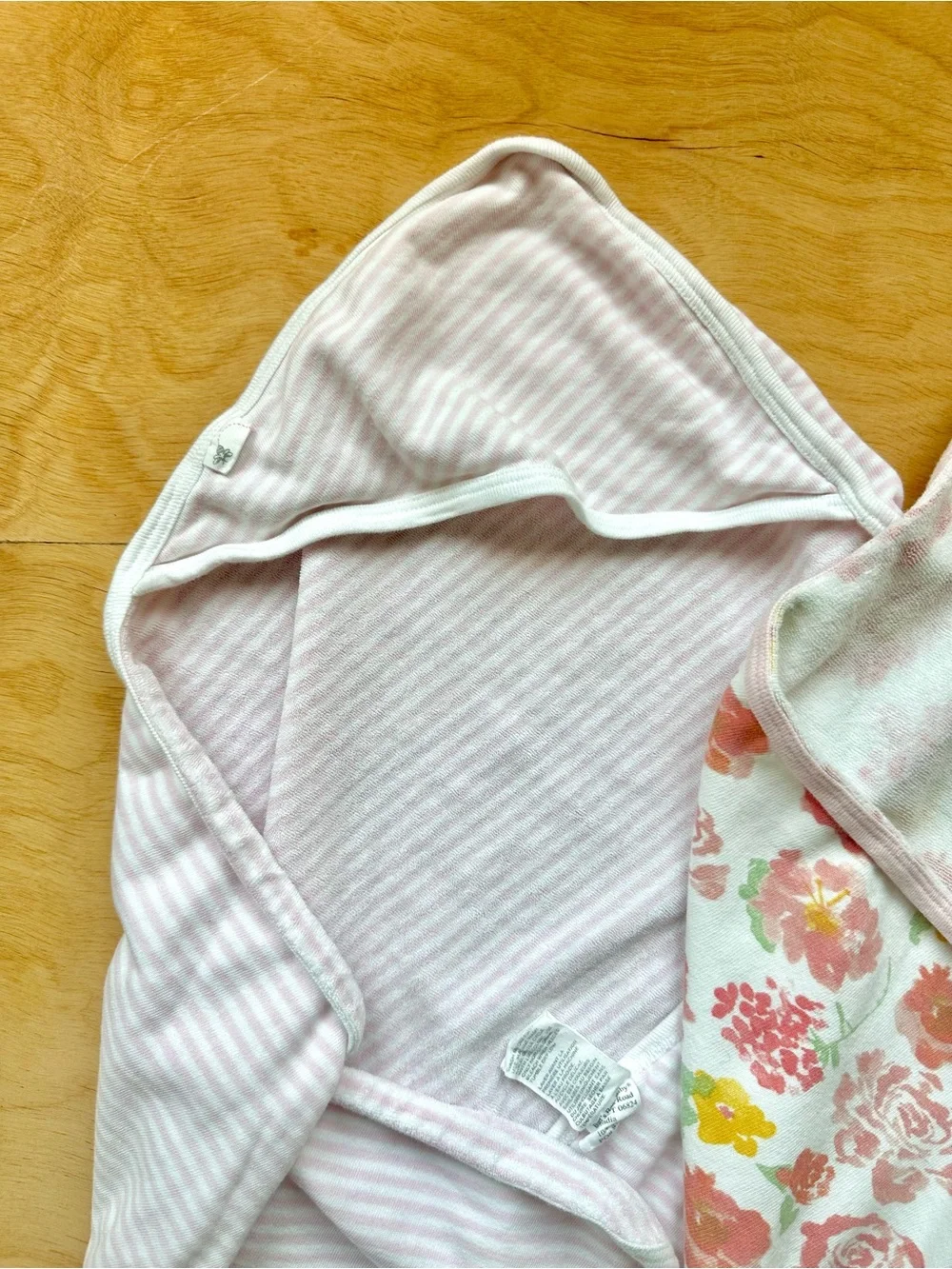 2 Burt’s Bees Baby Organic Cotton Hooded Towels Bath Wrap Bundle Pink Floral